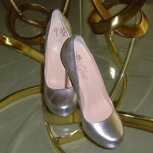ALEJANDRO INGELMO Metallic Silver High Heels Pumps 9.5/EUR 39.5